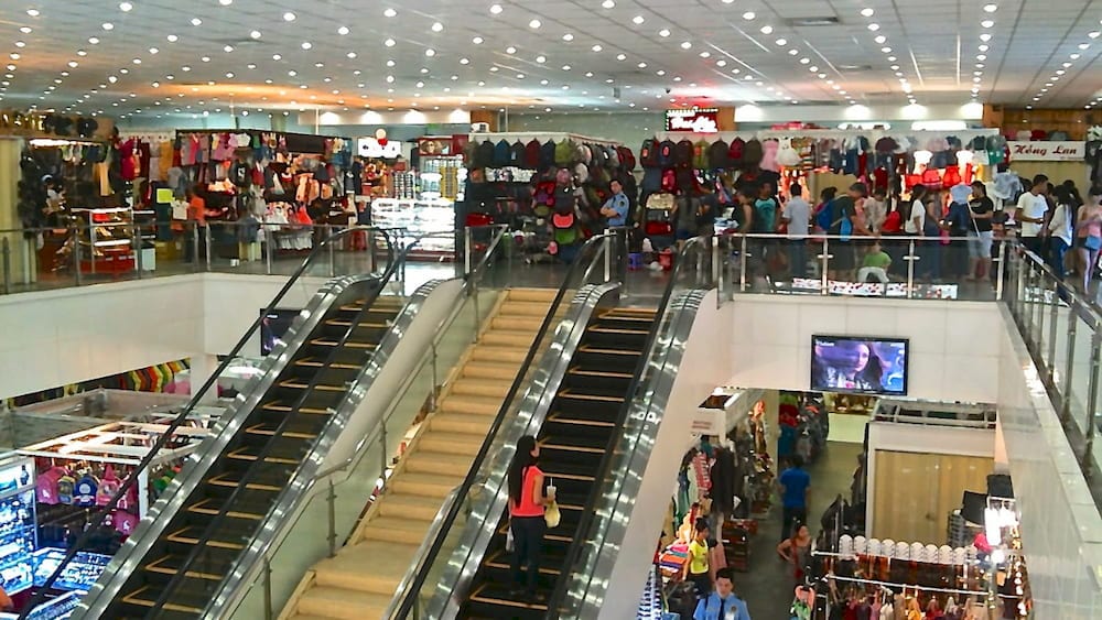 the spacious and clean atmosphere inside saigon square